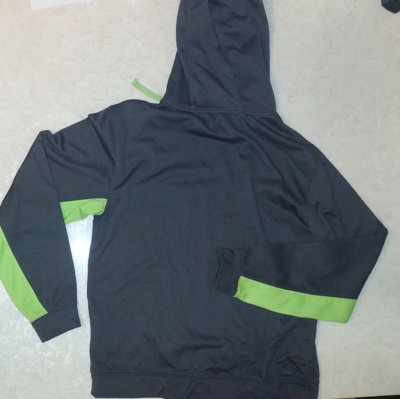 Under Armour Sweater - Picture 2 of 2